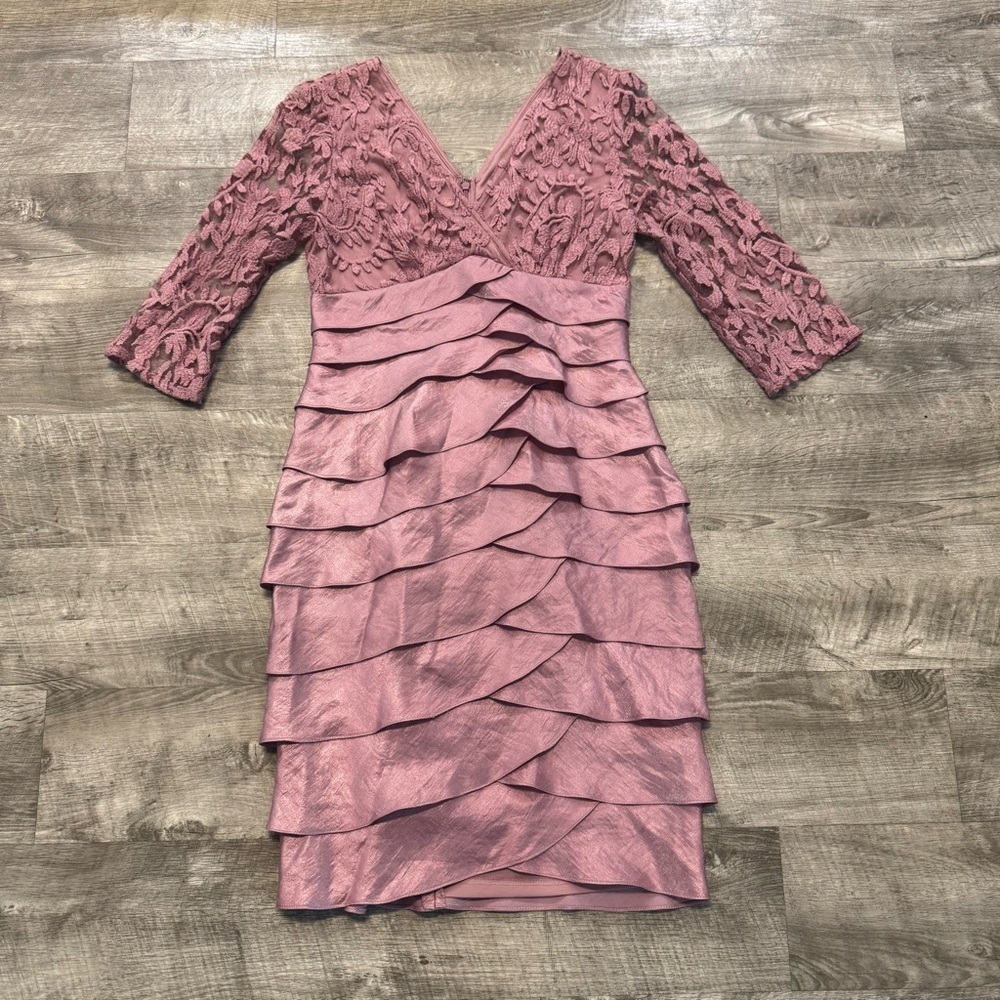 Adrianna Papell Ash Rose V Neck Lace Bodice Tiered Sheet Mini Dress Sz. 4 - Picture 1 of 8